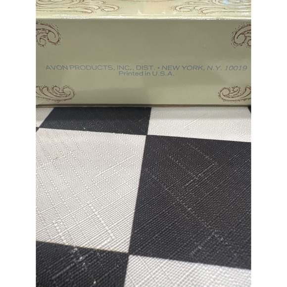 Avon Past and Present Brush and Comb Set Vintage Ornate Design Gift Boxed vanity - Picture 3 of 5